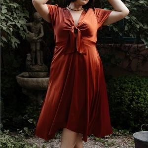 Size 1x worn once for wedding. Bought from Baltic born.